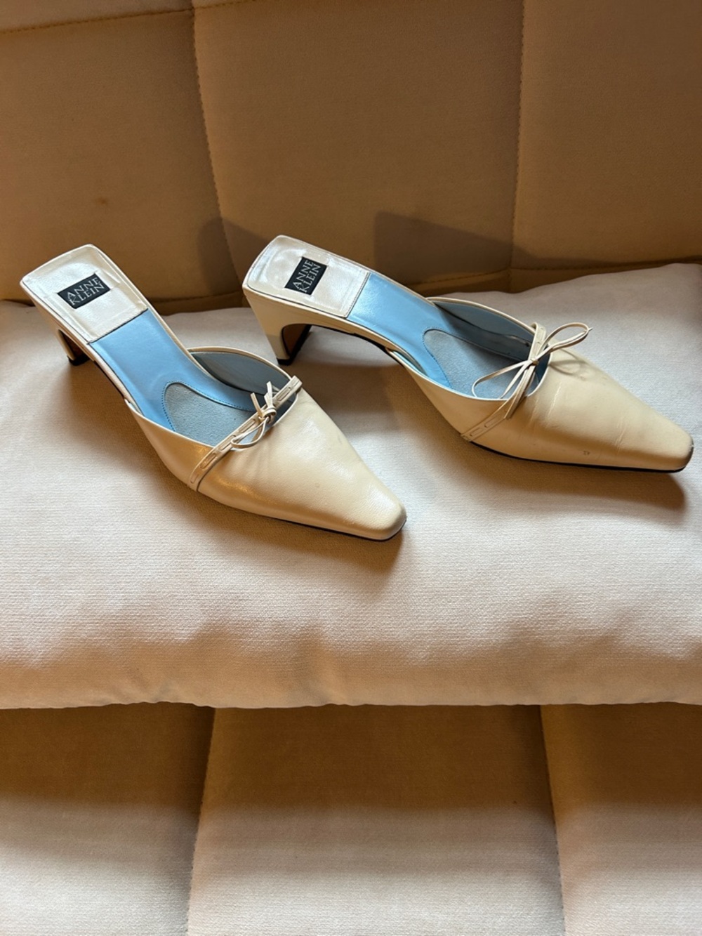 Anne Klein Cream Pointed-Toe Bow Kitten Heel Mules